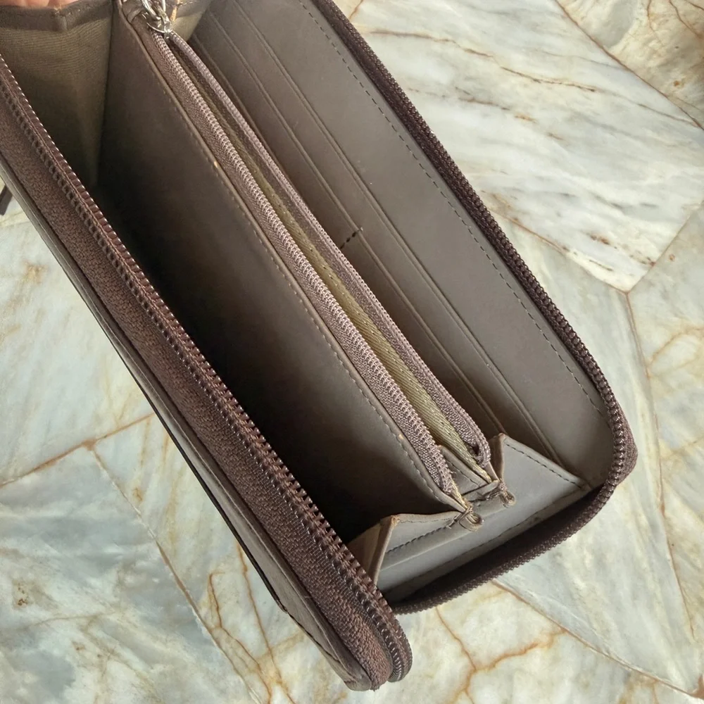 Lodis distressed leather
