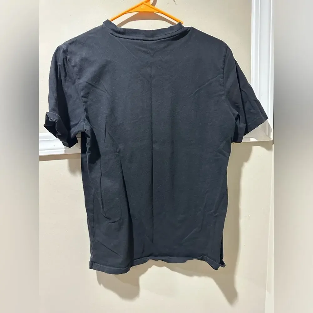 Black and yellow Adidas shirt‎