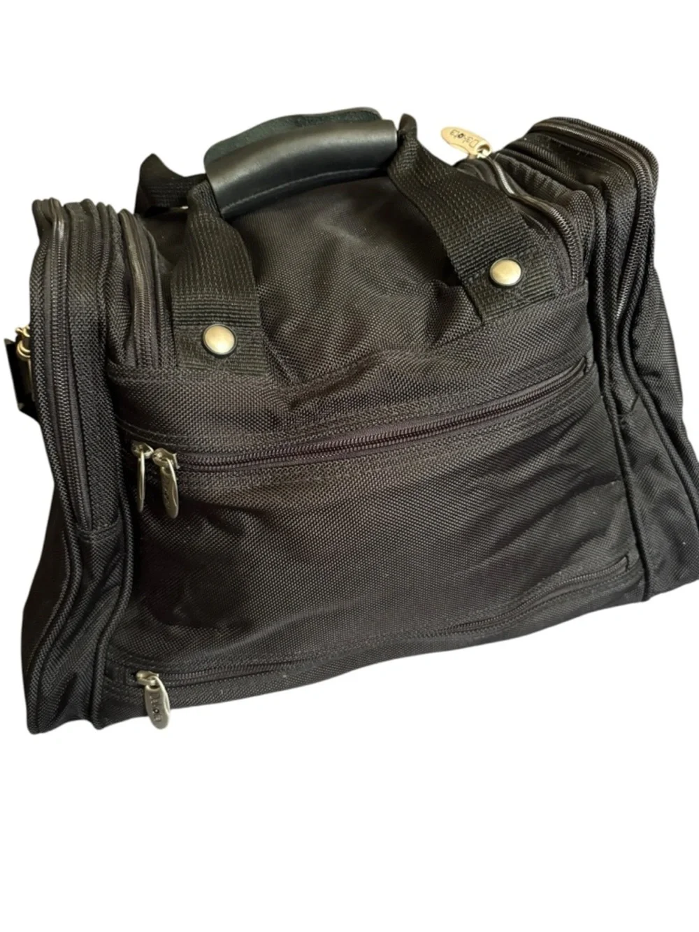 Tumi/Dakota key features