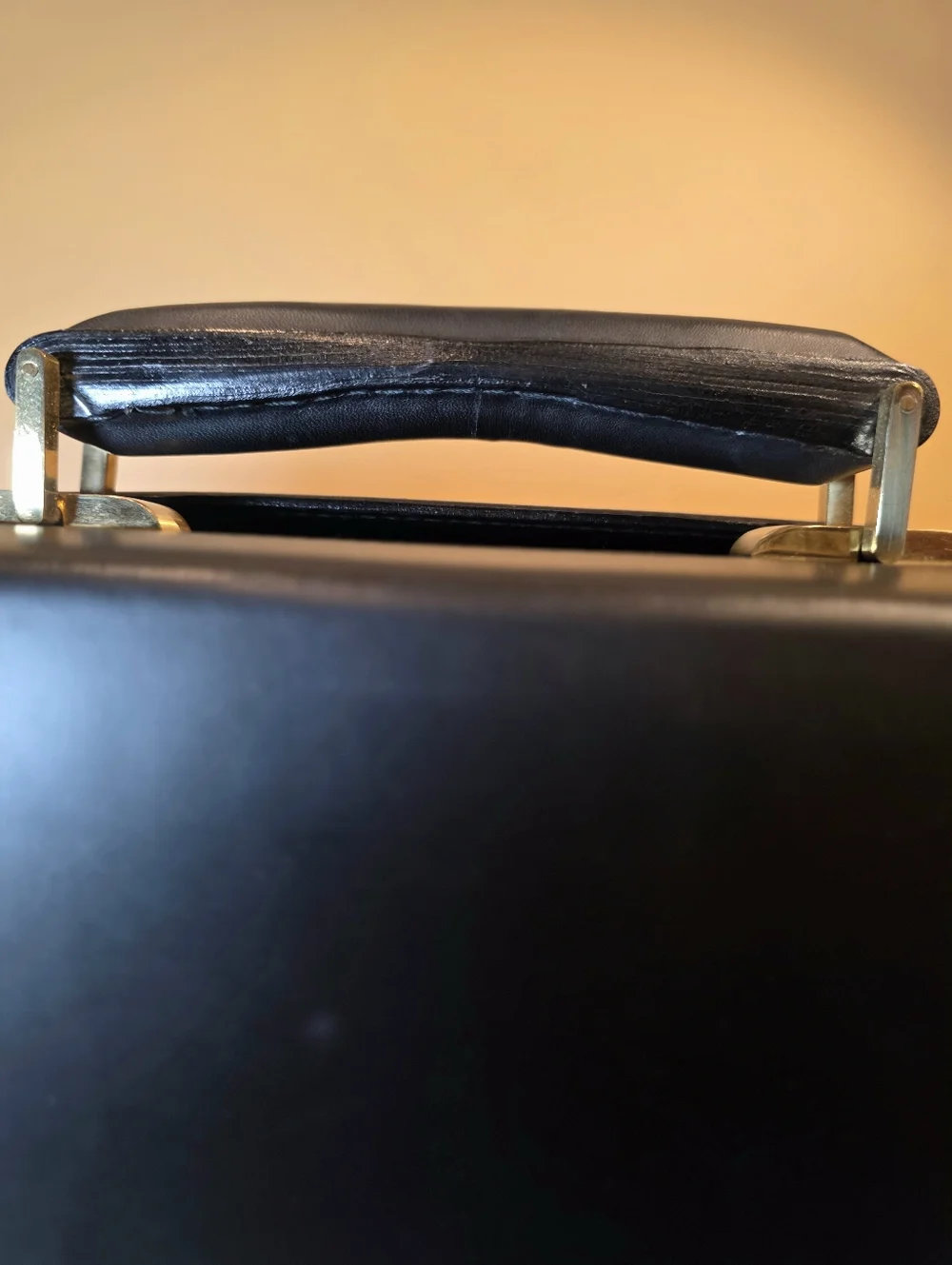 GUCCI Vintage Briefcase Classic Black Leather Sleek Trunk Business Bag Unisex
