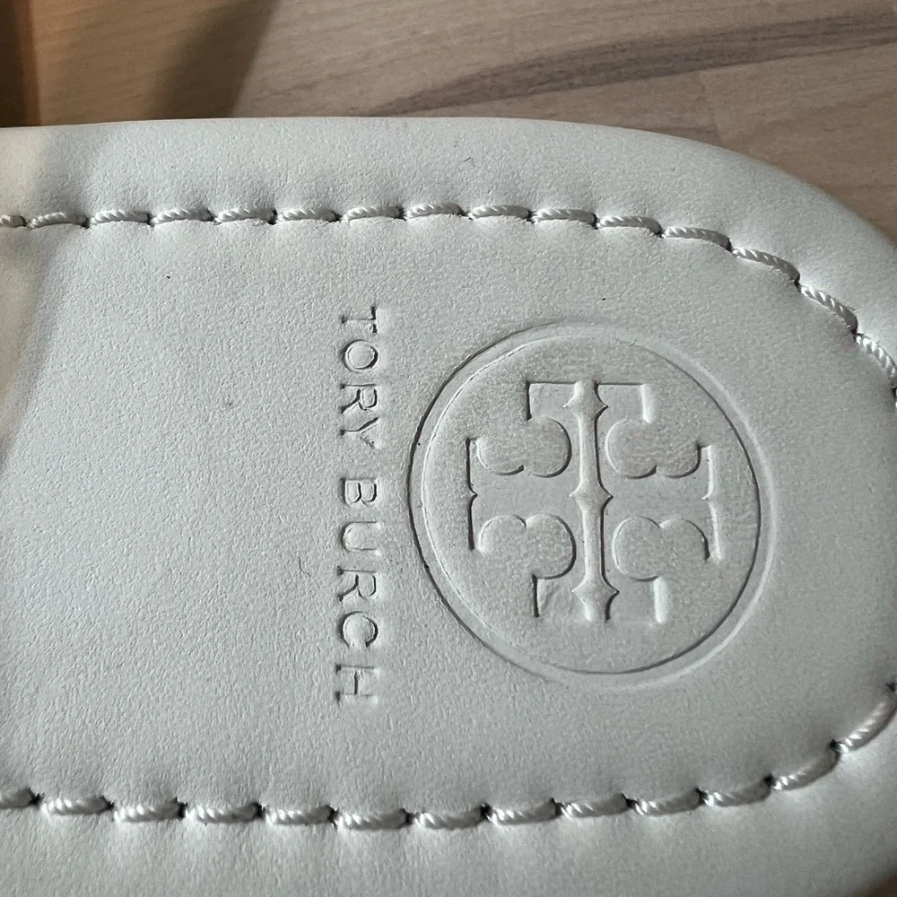 Tory Burch #timelessfashion down #everydaystyle