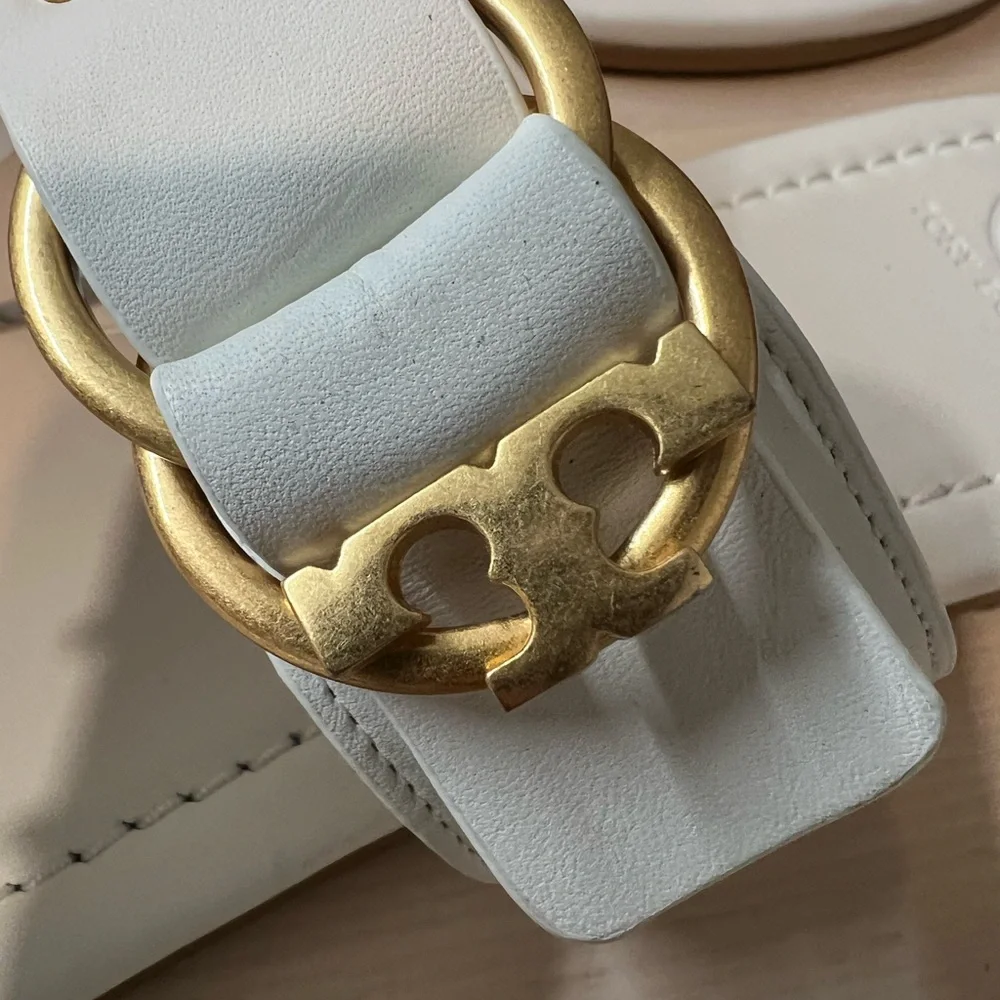 Tory Burch sleek #size11shoes subtle