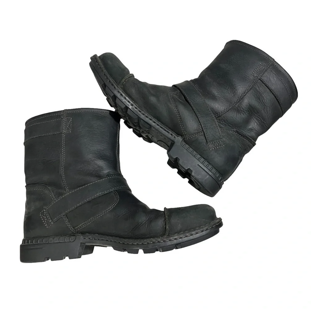 UGG black rugged