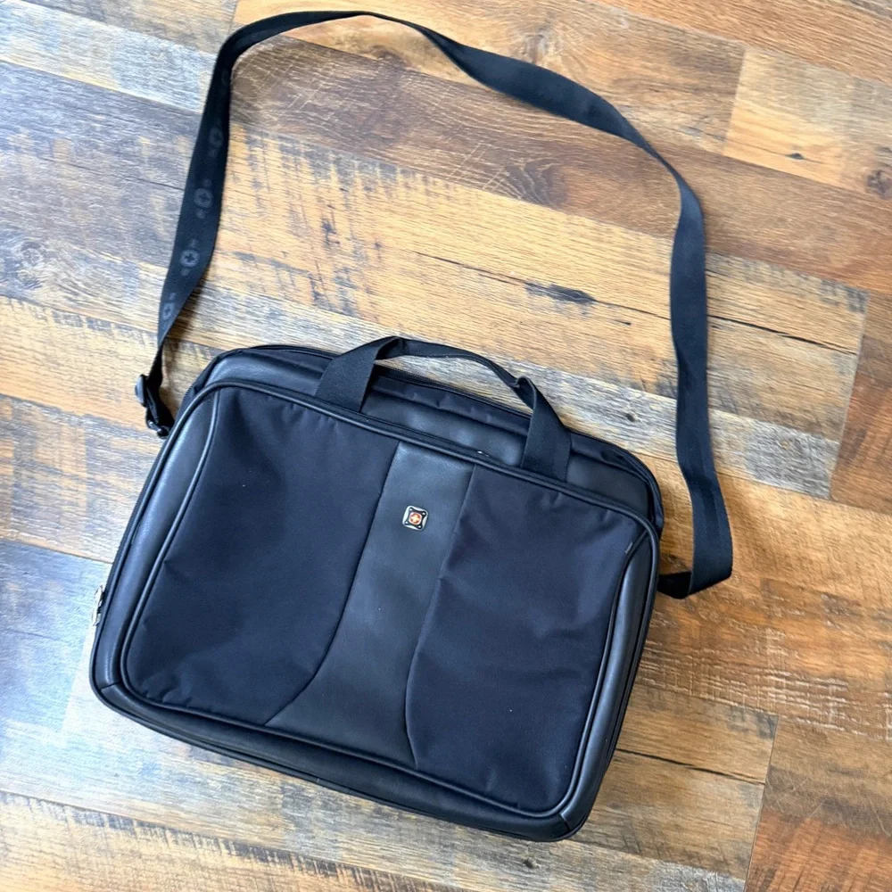 Wenger stylish black