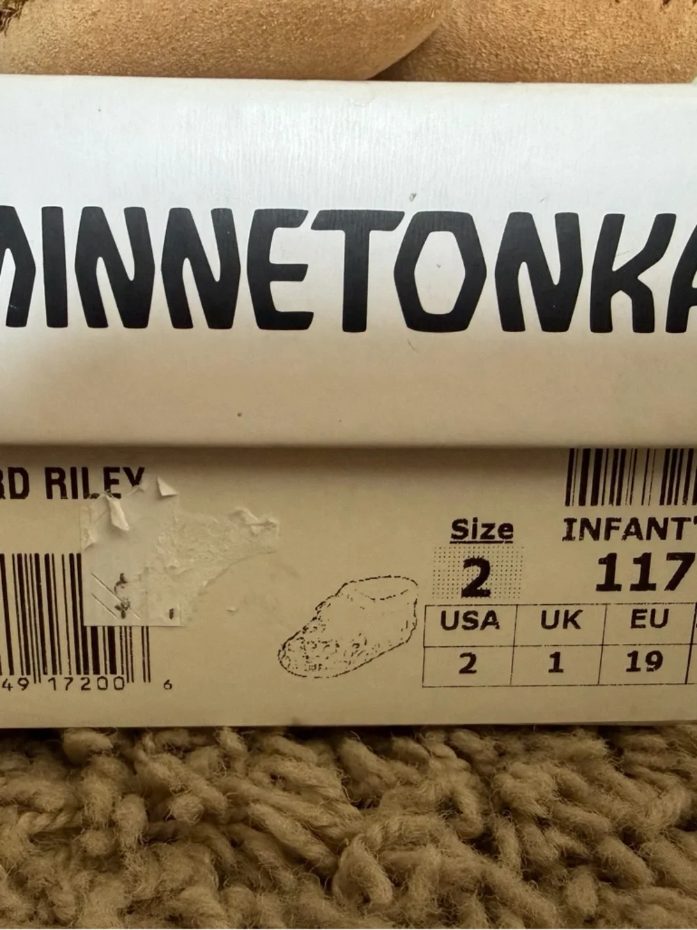 Minnetonka cute moccasins