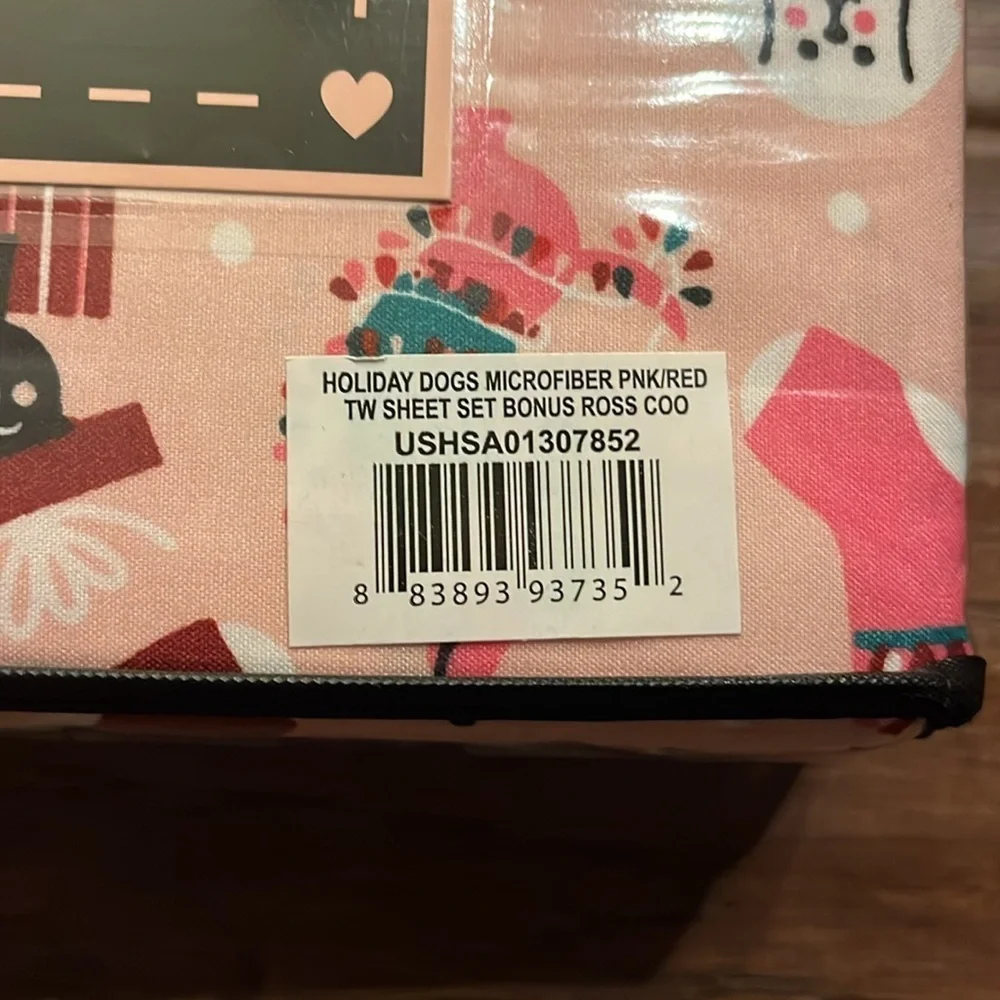 Betsey Johnson Holiday Dogs Microfiber Pink/Red Christmas Twin Sheet Set