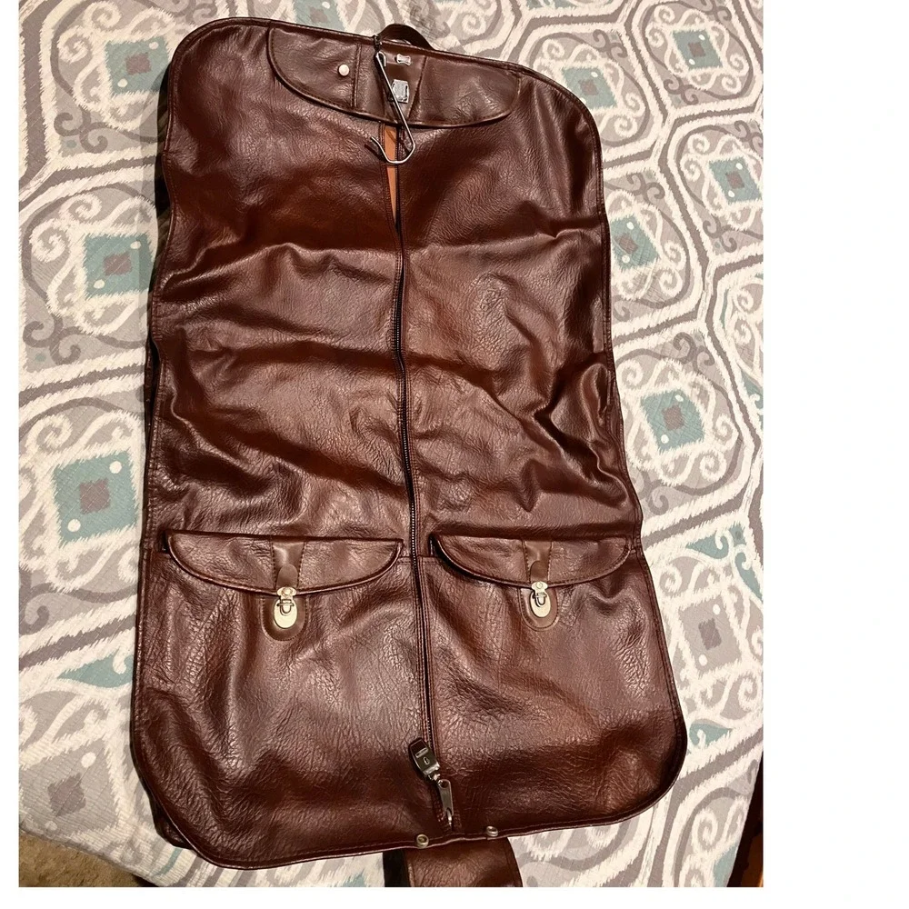 American Tourister Vintage Brown Faux Leather Bi-Fold Garment Bag Travel Suit