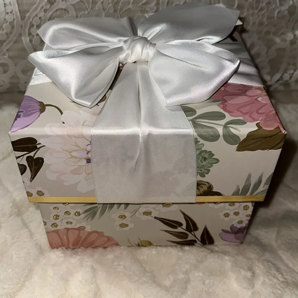 PAPYRUS Set of Two Floral Top White Lavender Bow Square Nesting Gift Boxes