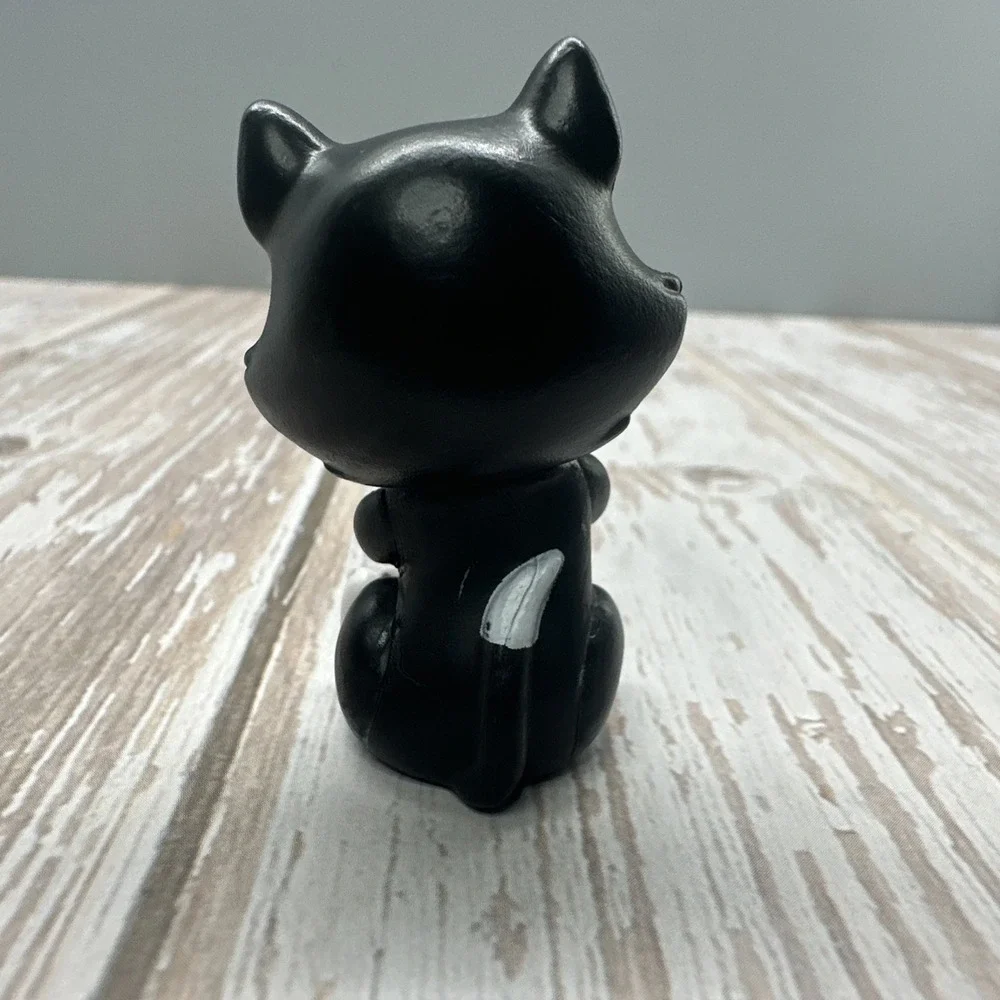 Disney Junior Minnie Mouse Pet Figaro Black Cat Pink Ball of Yarn 1.75