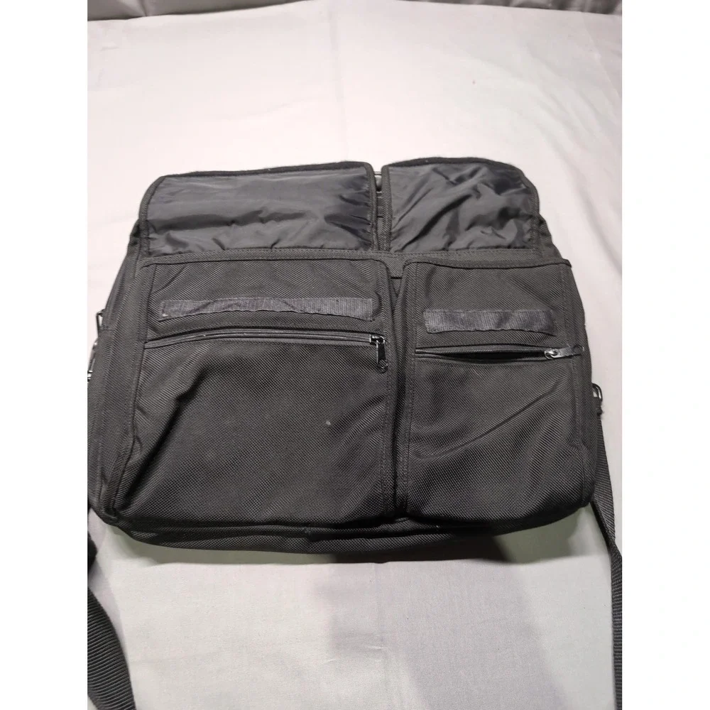 The Unbranded Brand laptop bag