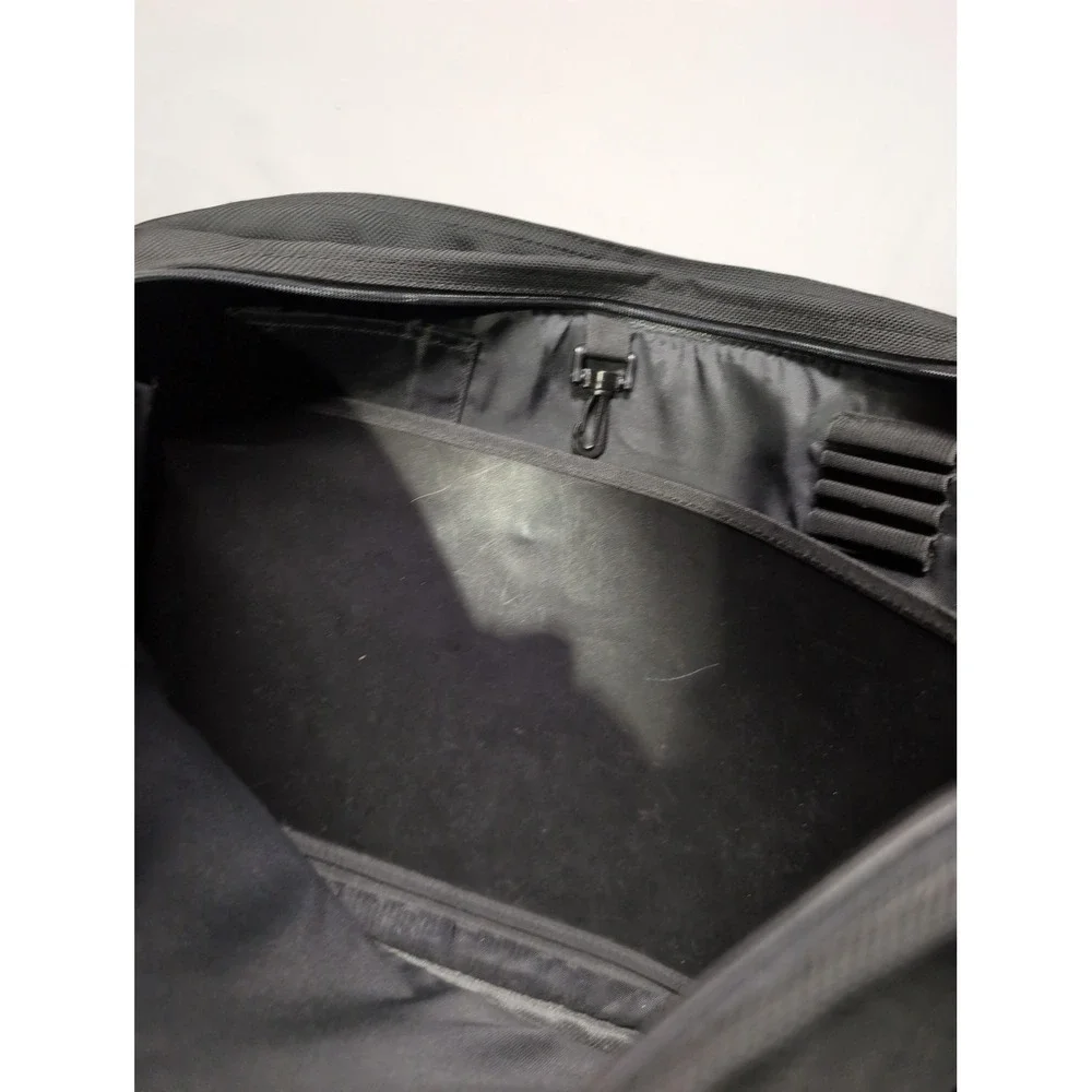 The Unbranded Brand laptop bag