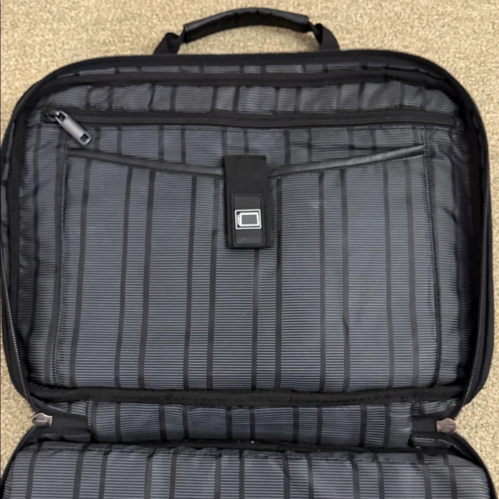Kenneth Cole Reaction sleek stylish
