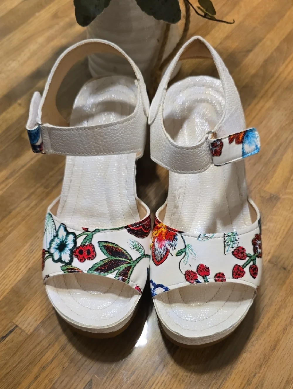 Source Unknown white ankle