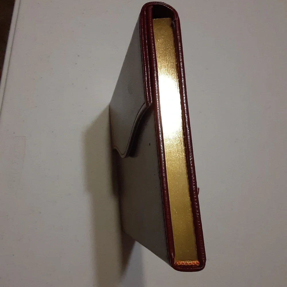 Sicura gold edged