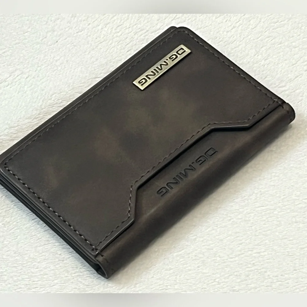 DG.MING sleek leather