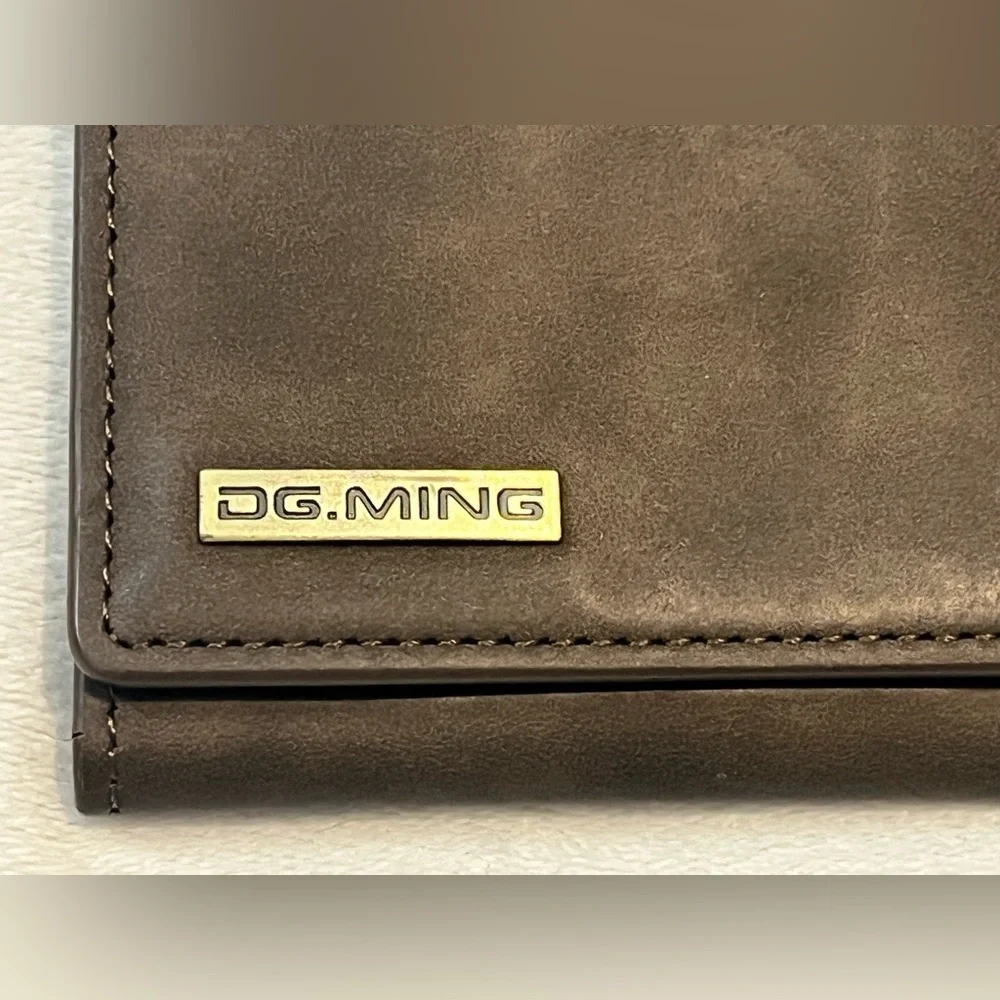 DG.MING sleek leather