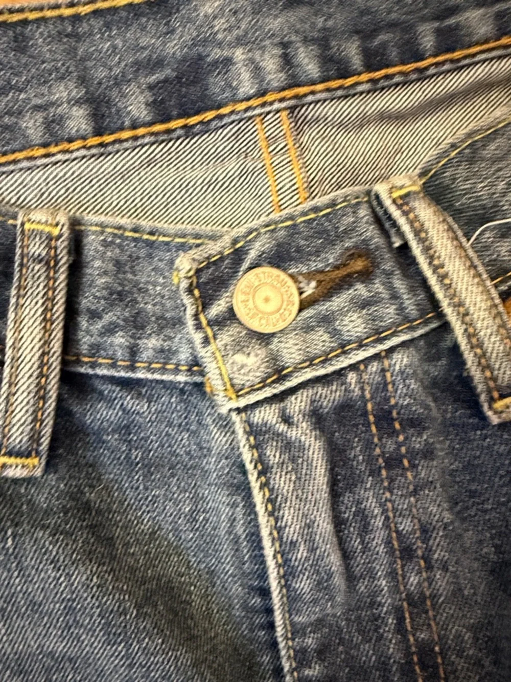 Men’s Levi’s 514 jeans size 34/32 distressed