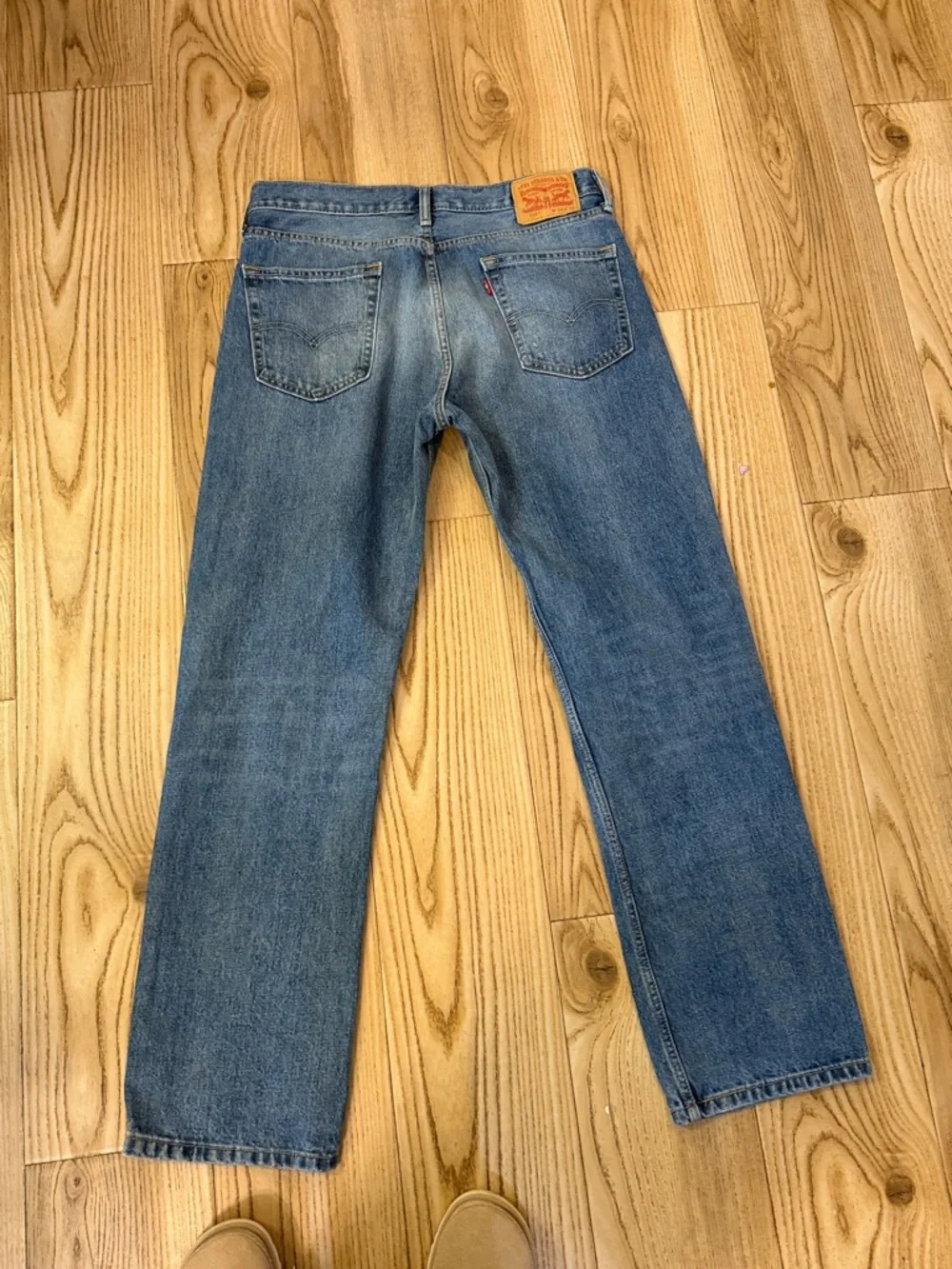 Men’s Levi’s 514 jeans size 34/32 distressed