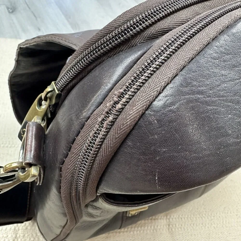 Samsonite acceptable distressed