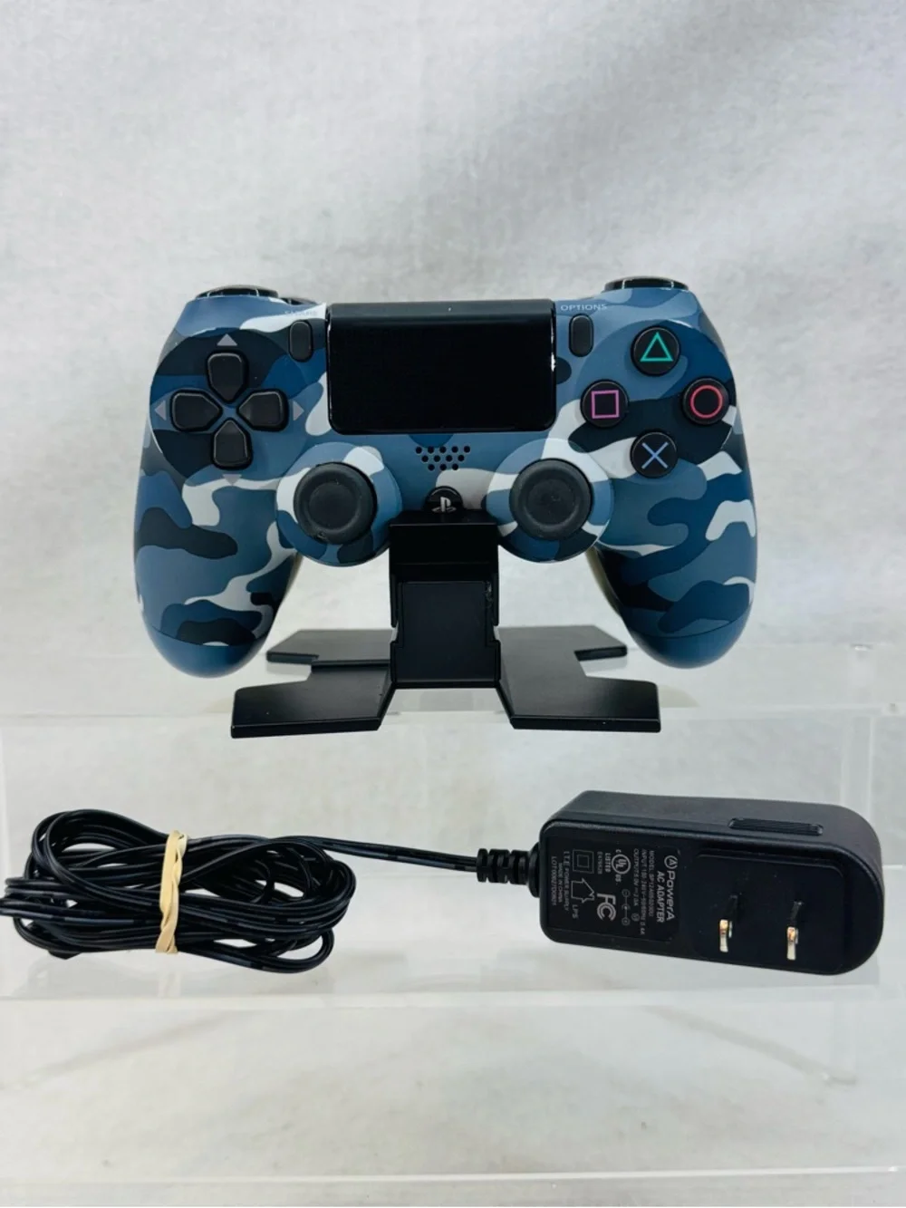 EUC PowerA Dual Charging Station with 2 PlayStation PS4 Controllers Blue Camo