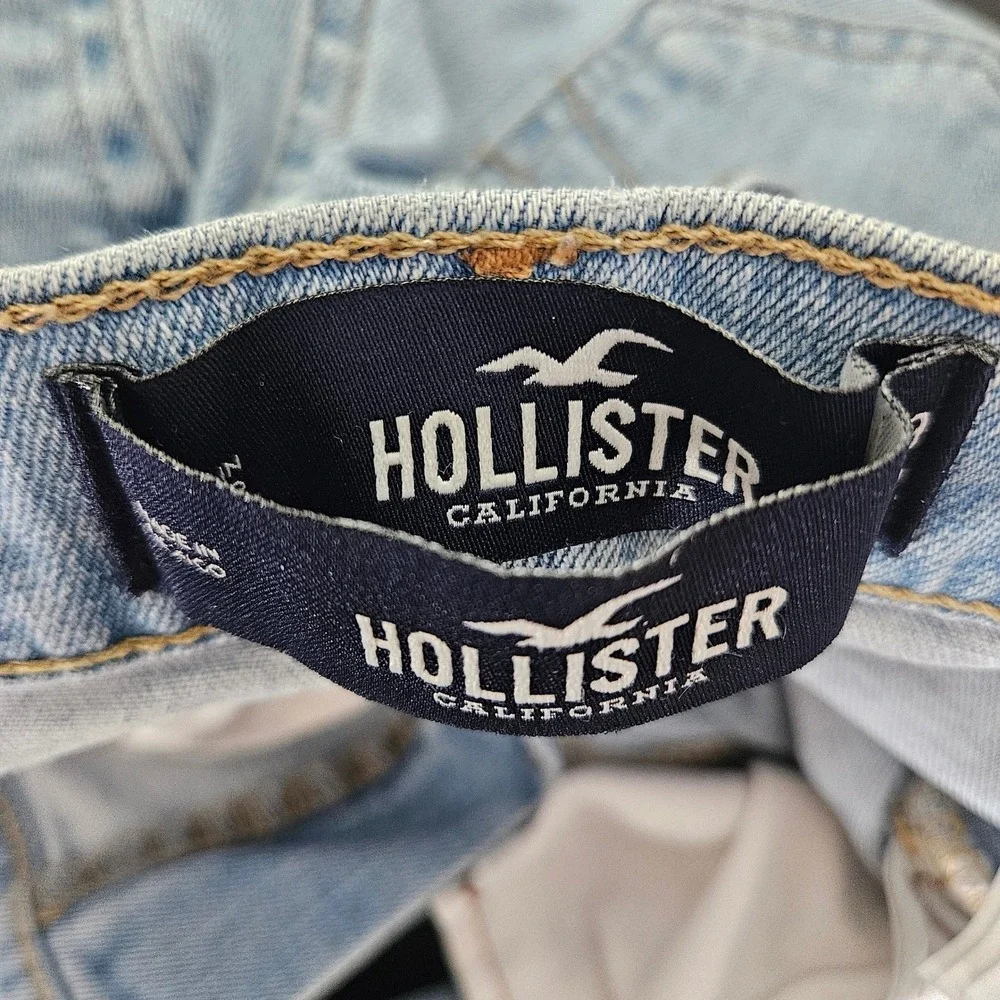Hollister distressed as photographed