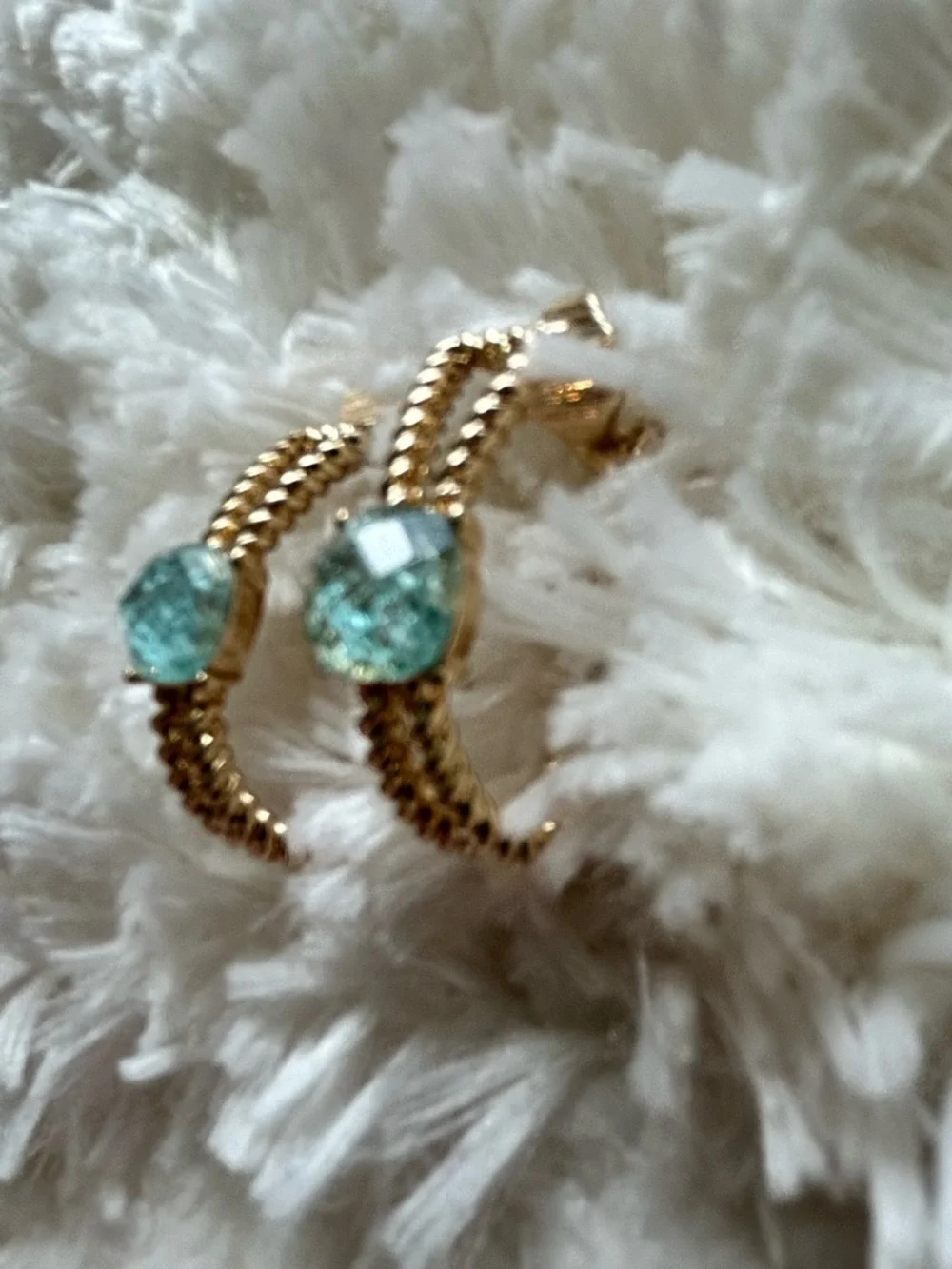 N/A elegant gold