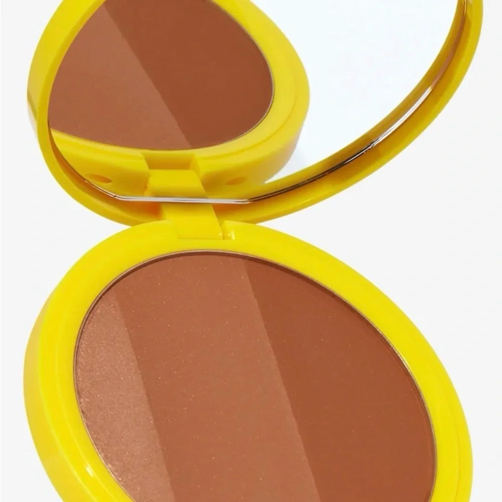 Trixie Cosmetics this compact