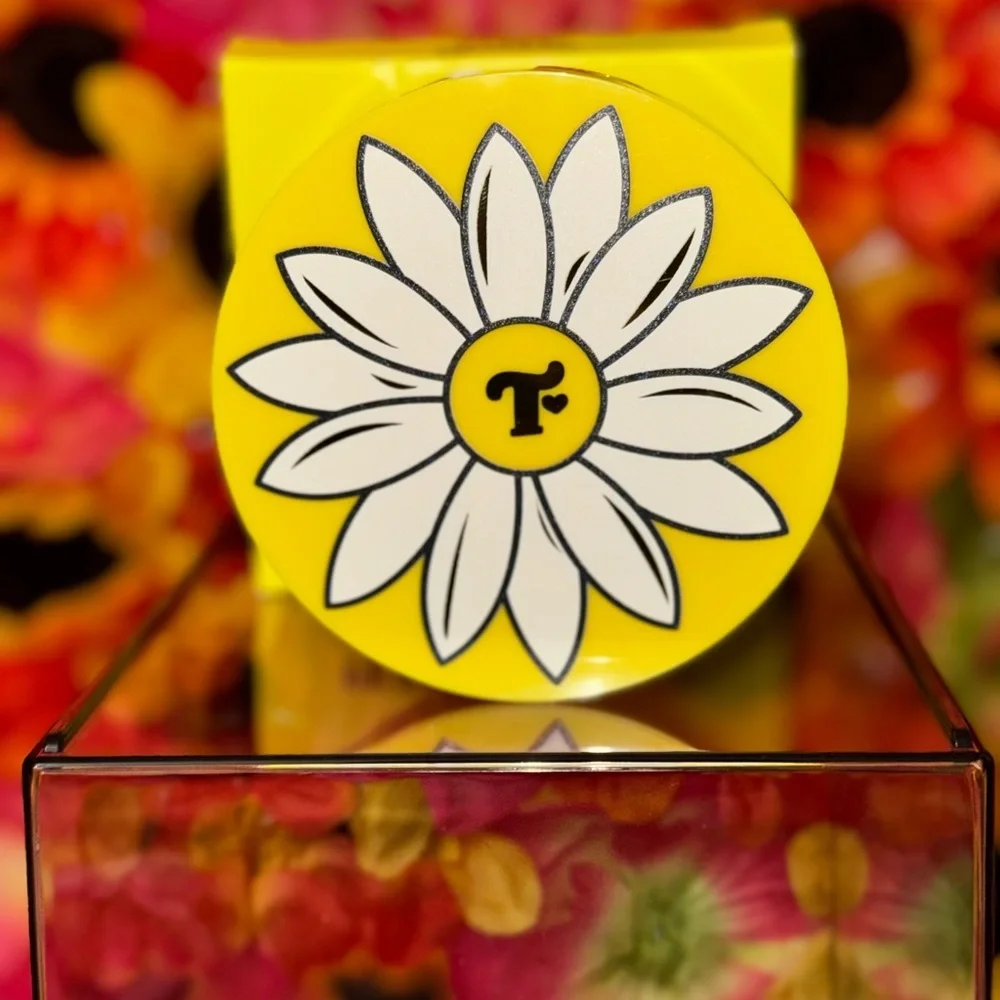Trixie Cosmetics this compact