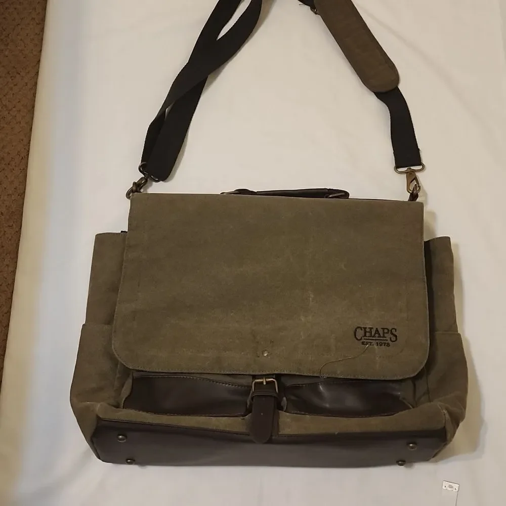 Chaps laptop bag with shoulder strap NEW with no tags‎