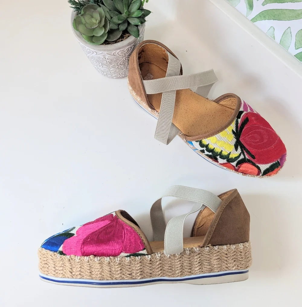 embroidered flatform