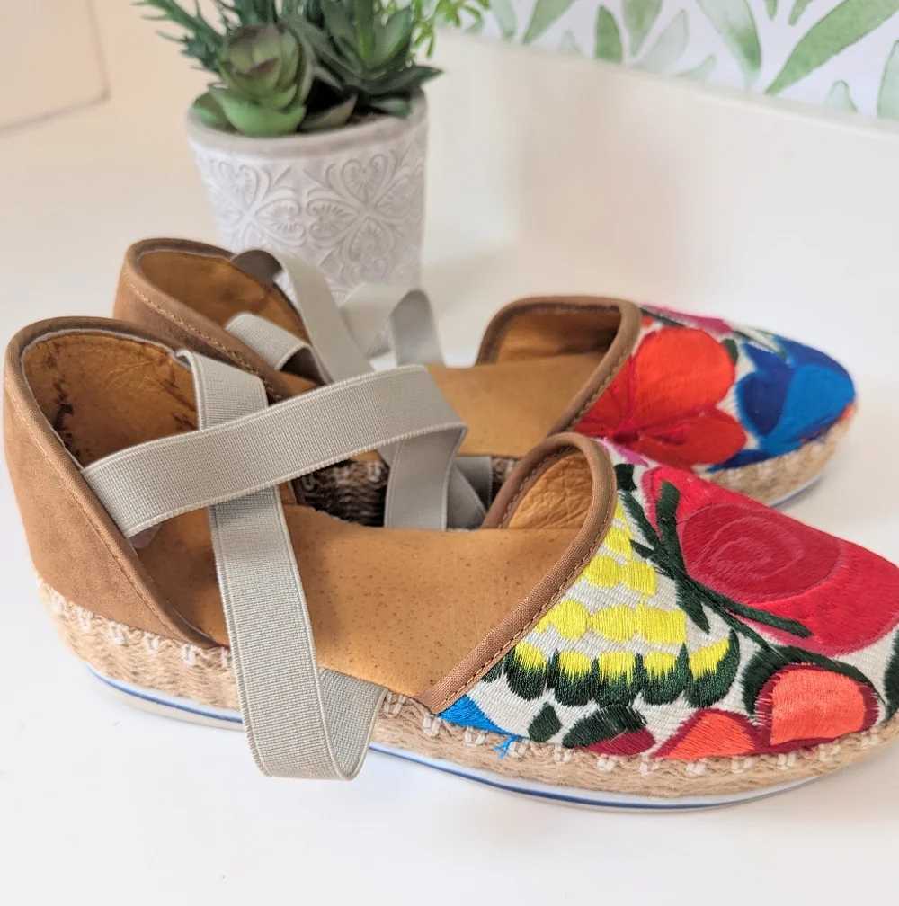 embroidered flatform