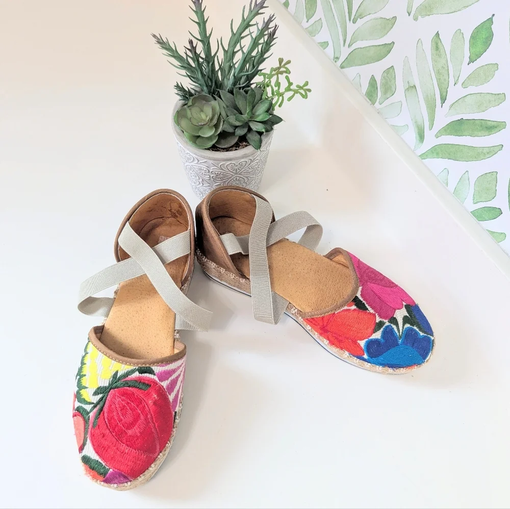 embroidered flatform