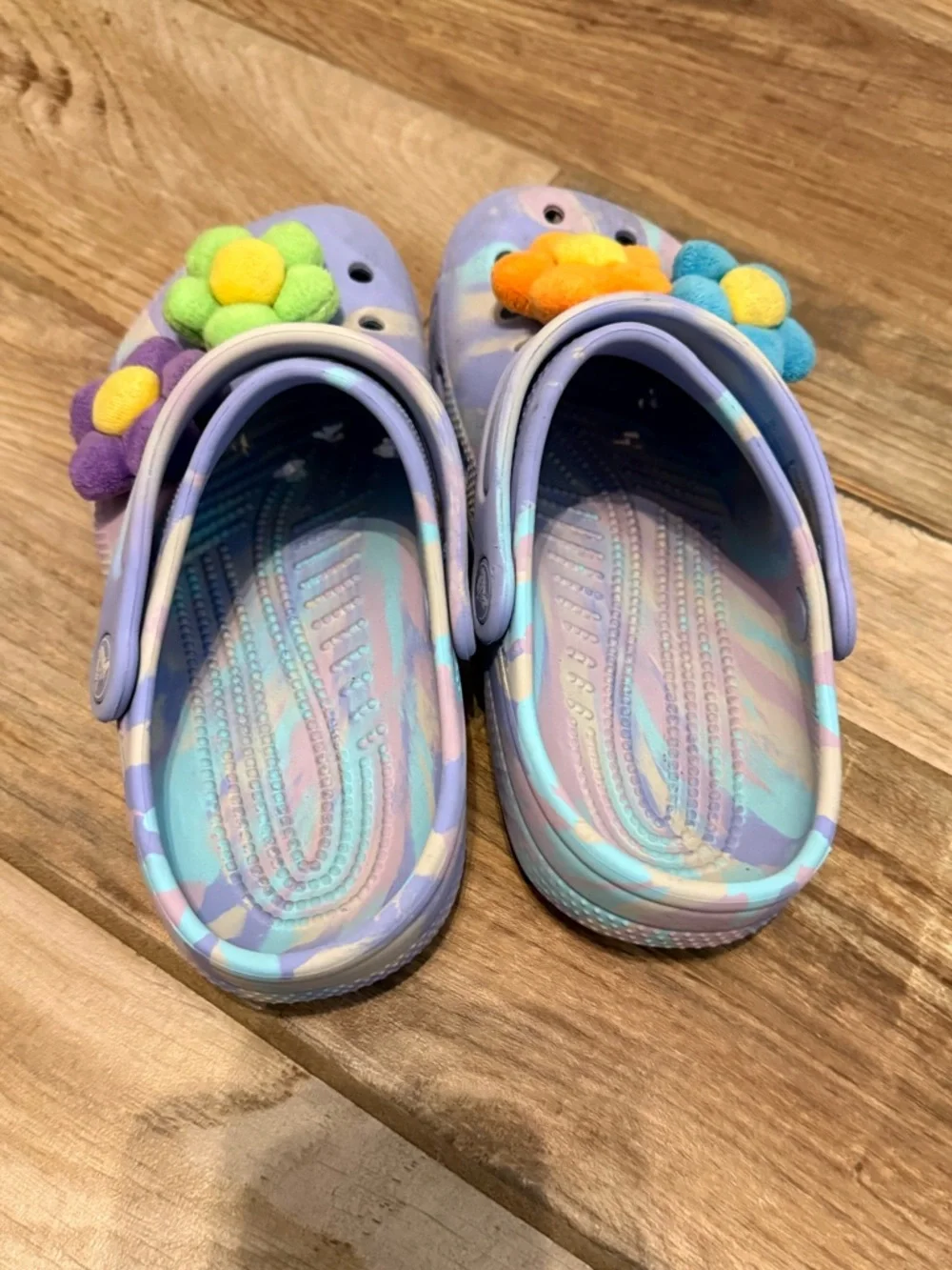 CROCS girls swirl