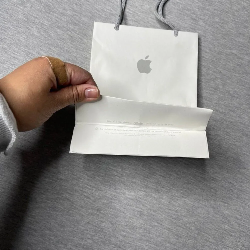 Apple small store