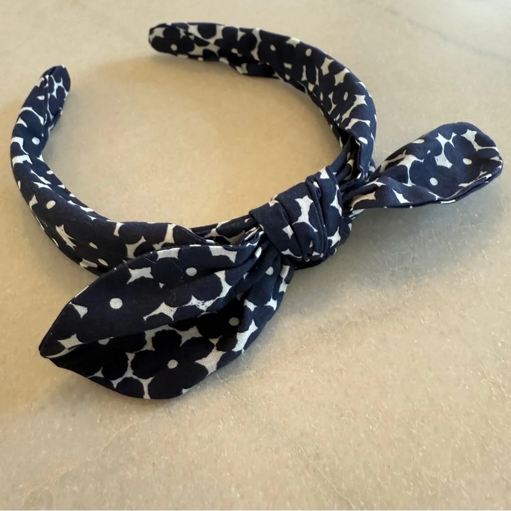 Crewcuts bow knotted