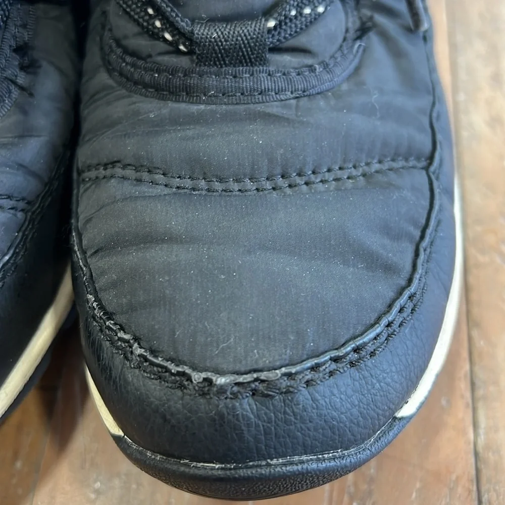 Sorel black fabric