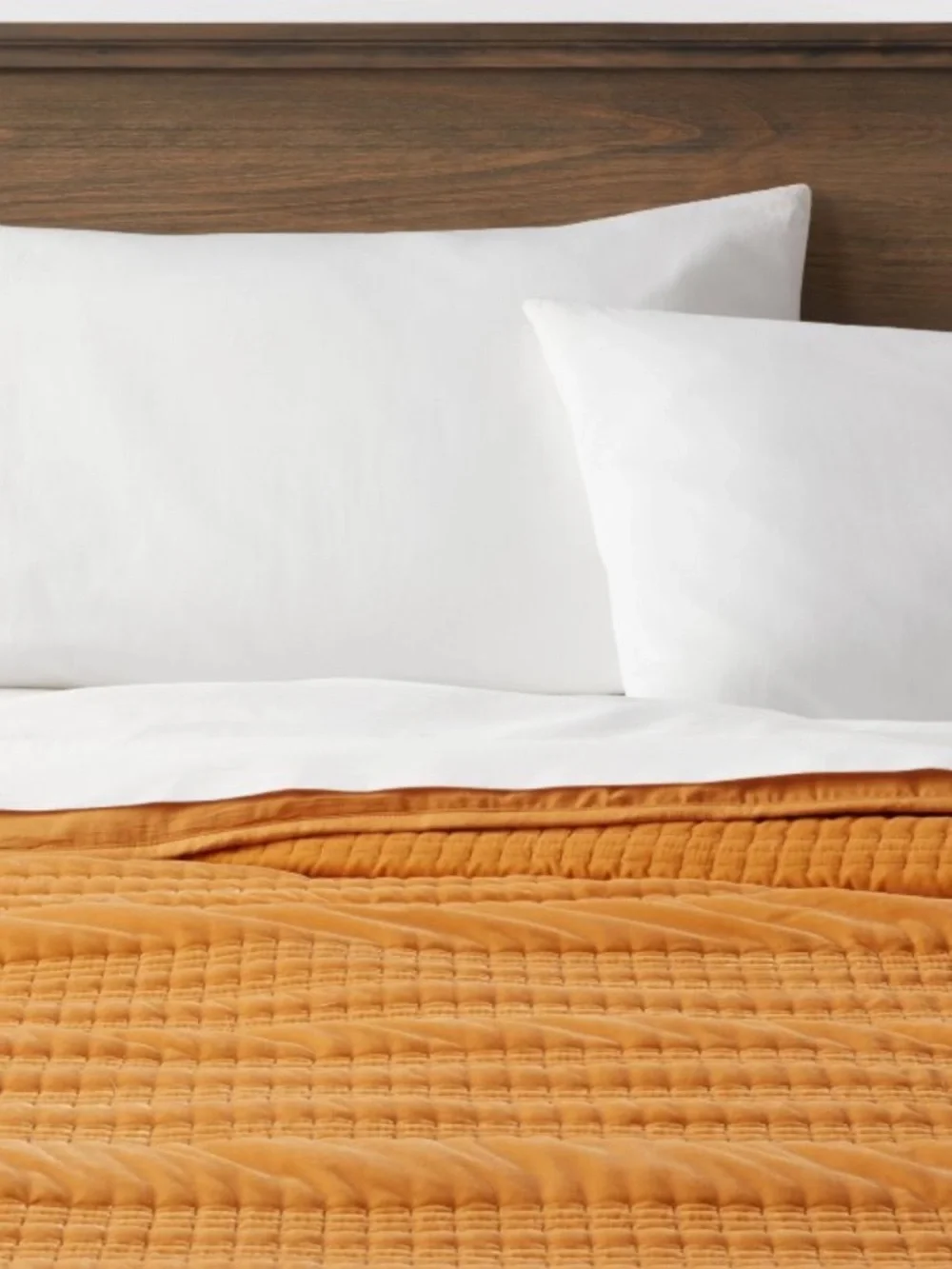 THRESHOLD NWT Lofty Velvet Quilt -Dark Gold -full/queen