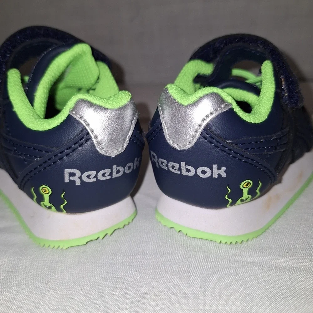 Reebok product pair