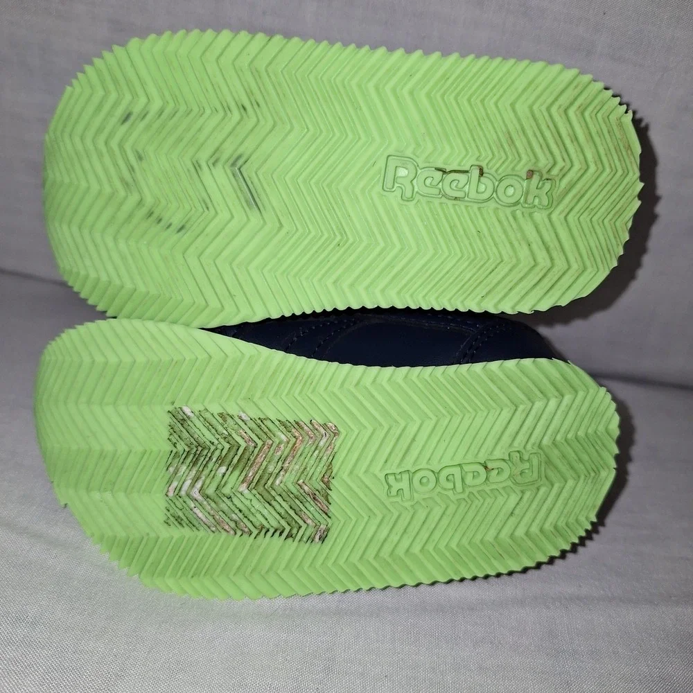 Reebok product pair