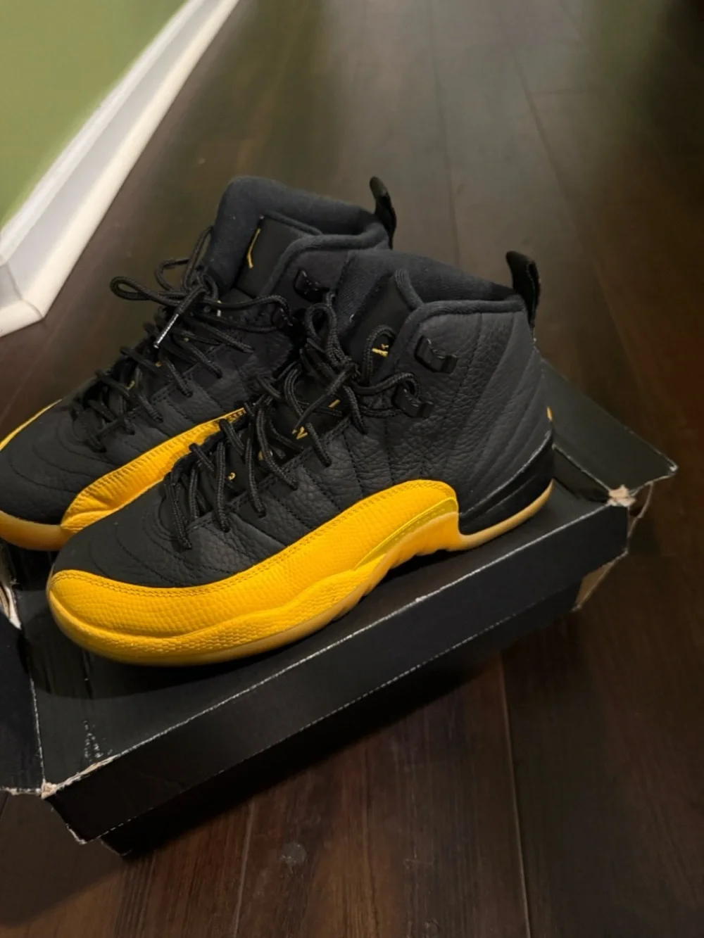 Jordan Men’s Sneakers — Black & Yellow Retro 12 (7y)