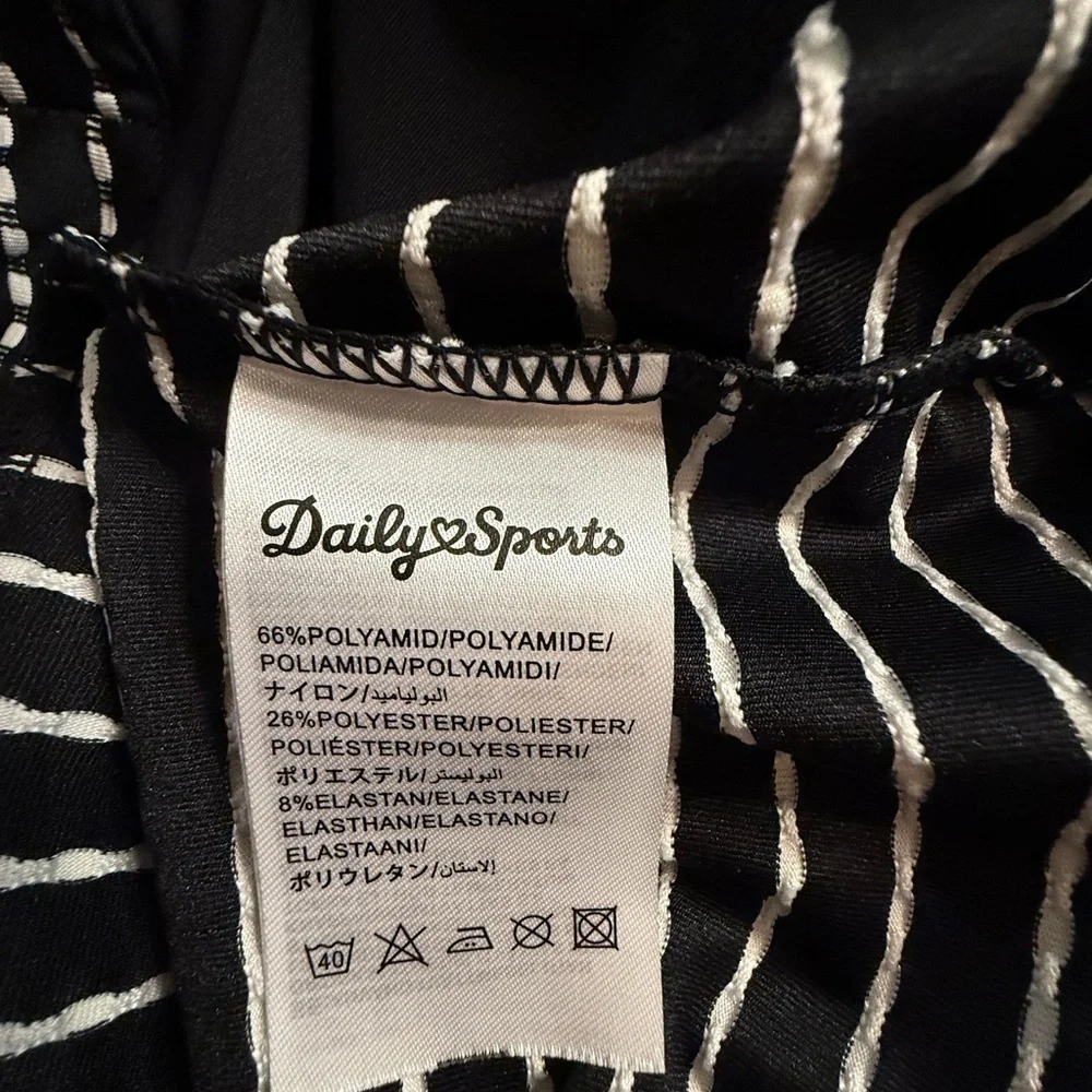 Daily Sports elegant black
