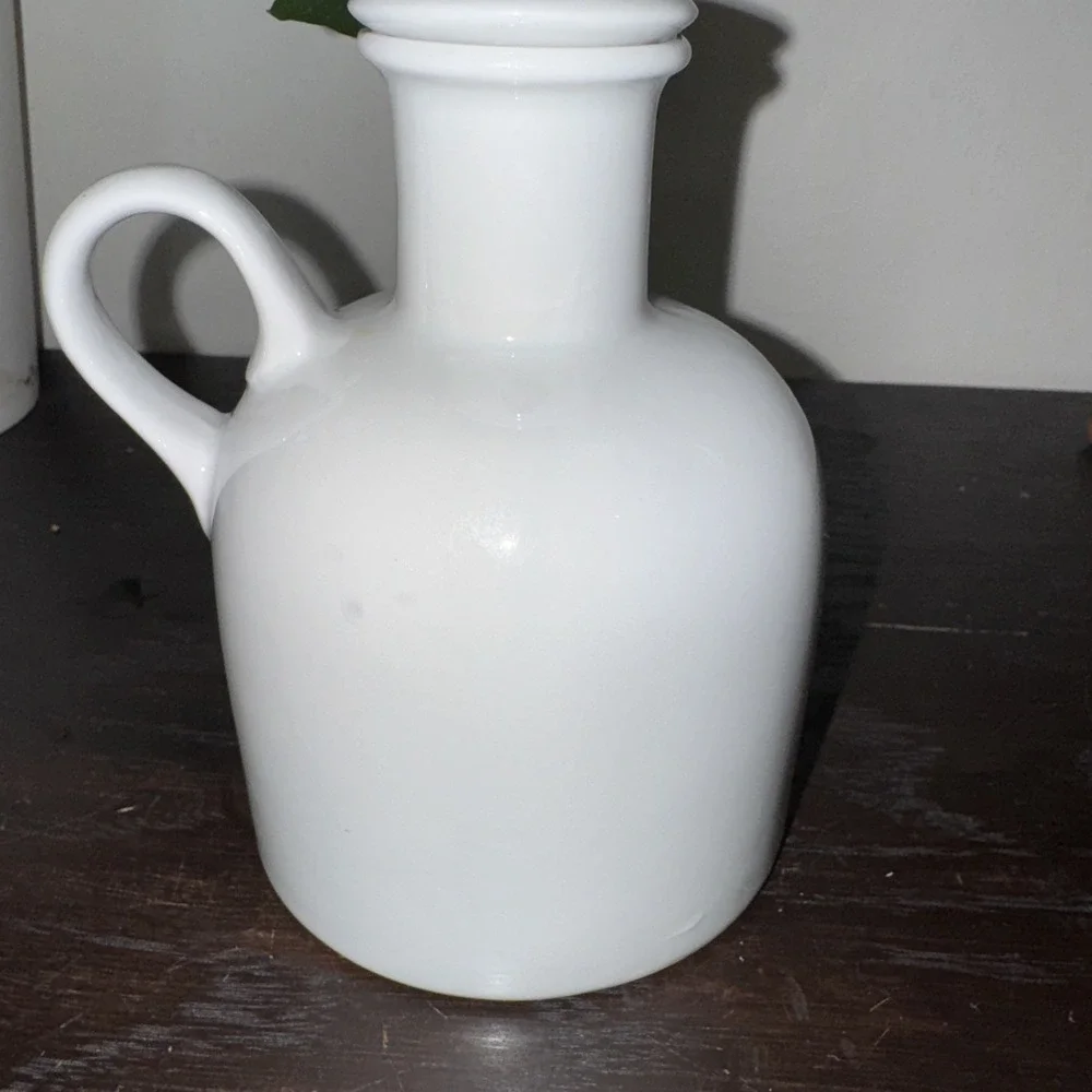 Crate&Barrel trust small
