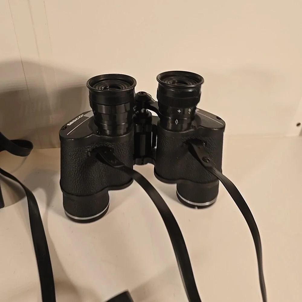 Tasco Binoculars 4000 CRZ 7x35mm Lens Zip Focus‎ Black 420ft 1000 Yards W/Case