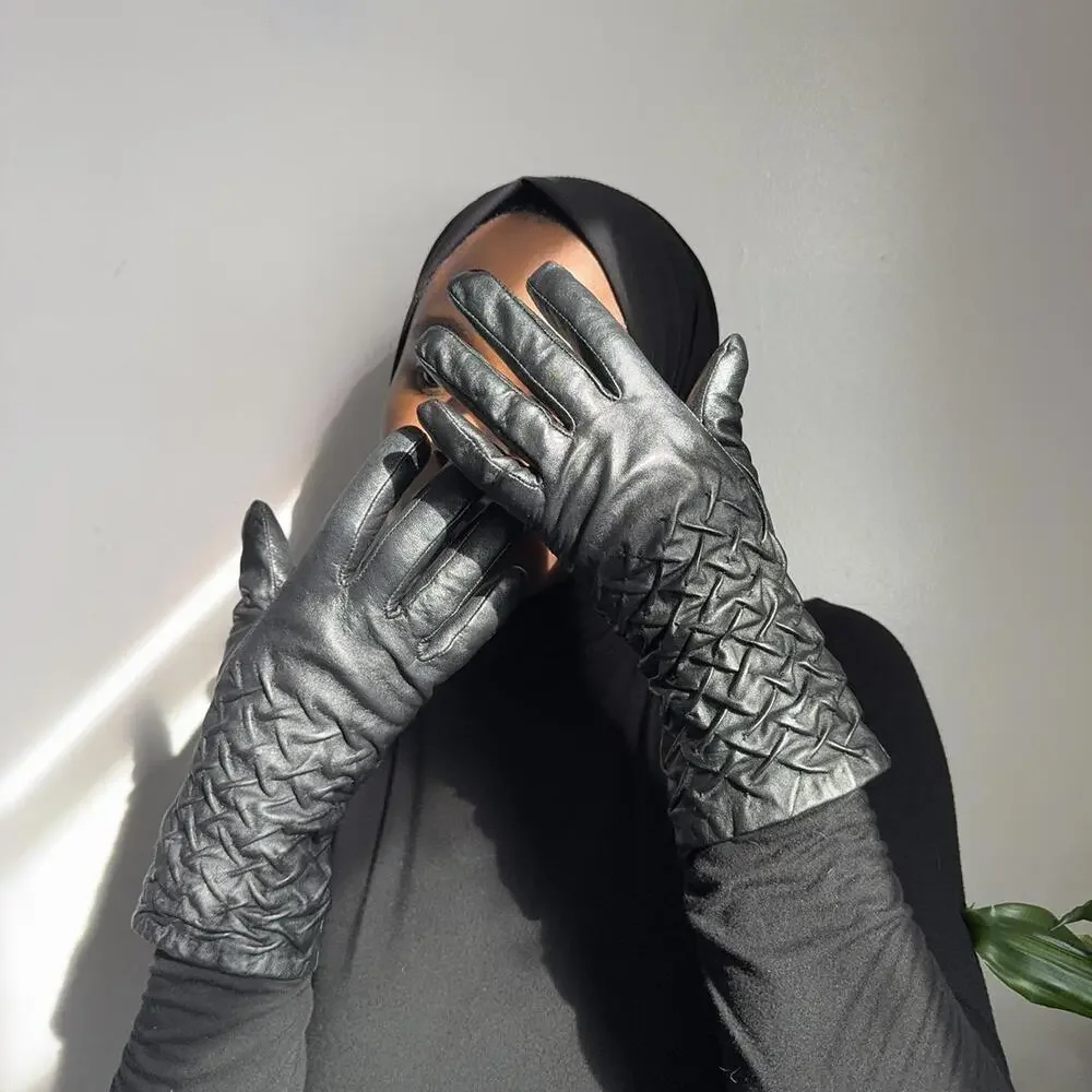 Vintage 90s Genuine‎ Leather black Smocked Gauntlet Gloves size L