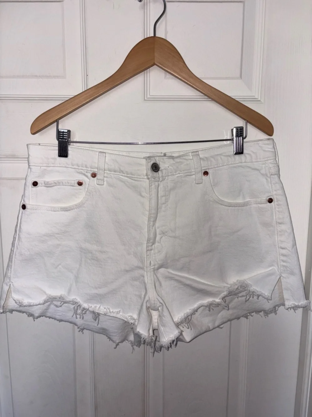 Abercrombie & Fitch The Mom High Rise Shorts White Size 31