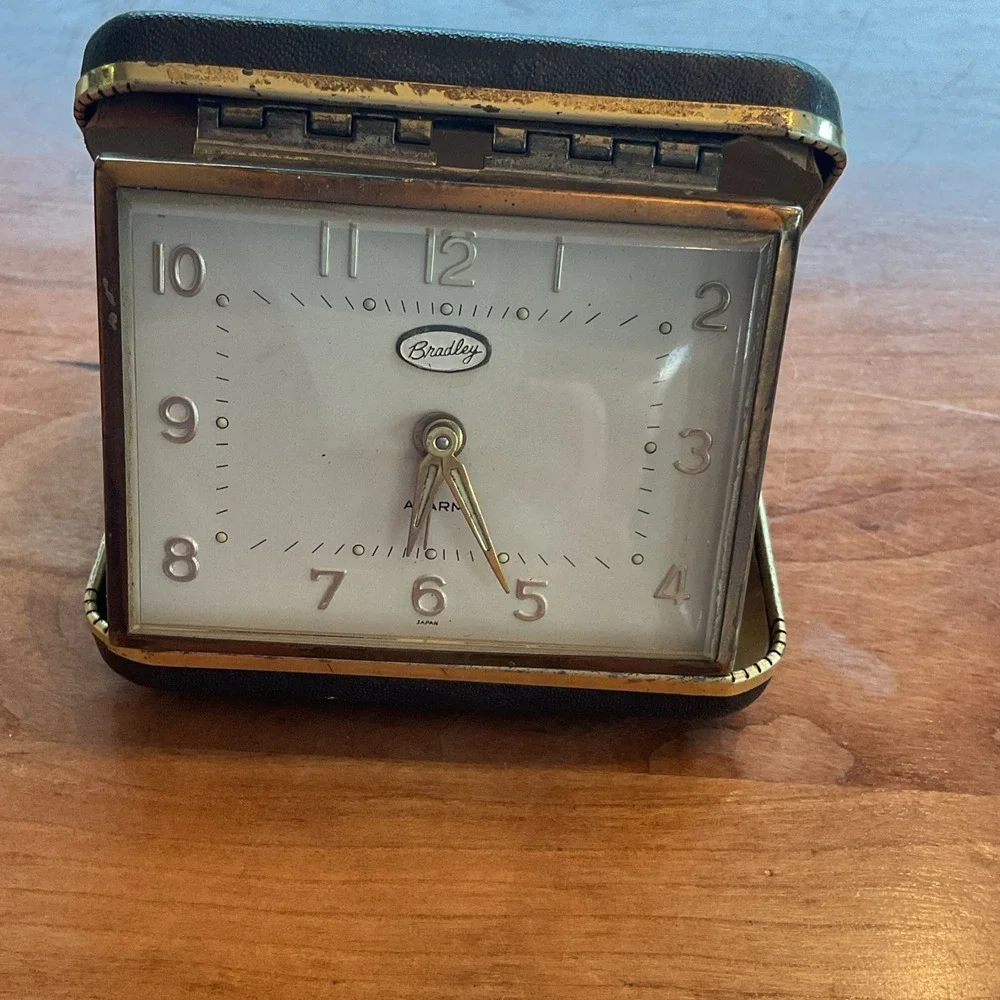 Vintage‎ 1950s Bradley Japan Travel Alarm Clock Works – Needs Key
