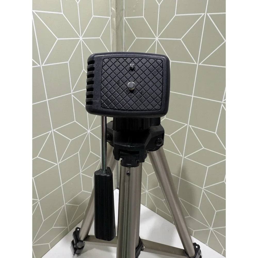 Magnavox universal tripod