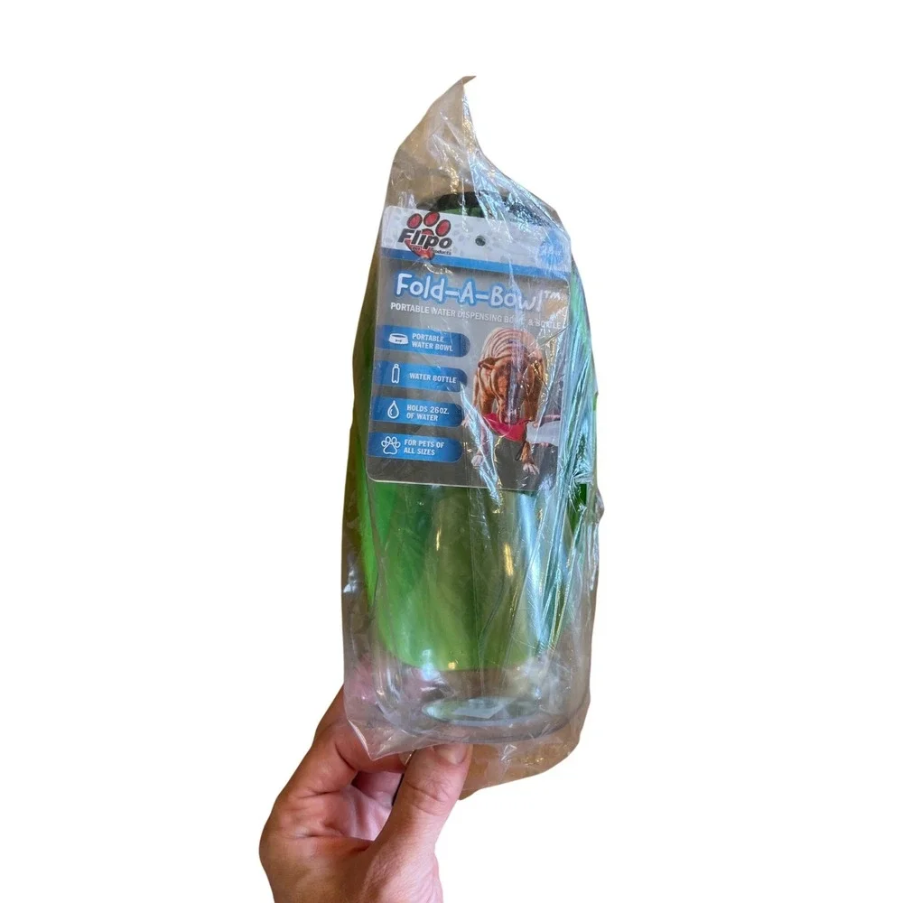 Flipo Fold-A-Bowl Green Non-Skid Portable Pet Water Bottle 26oz Travel Dispenser