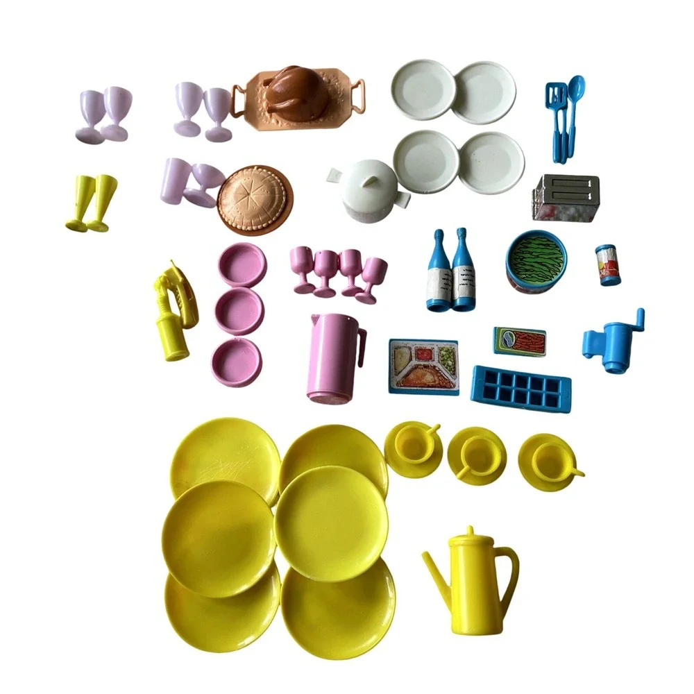 1984 Barbie Dream Kitchen 9119 Dishes Food Serving Flatware Goblets Pots Dishes