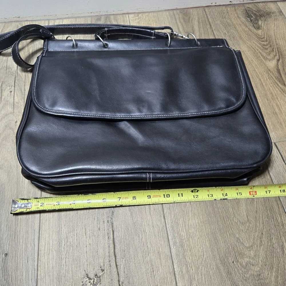 Walt Disney World Multi Pocket Latching Briefcase Mickey‎ Hands & Heads Read
